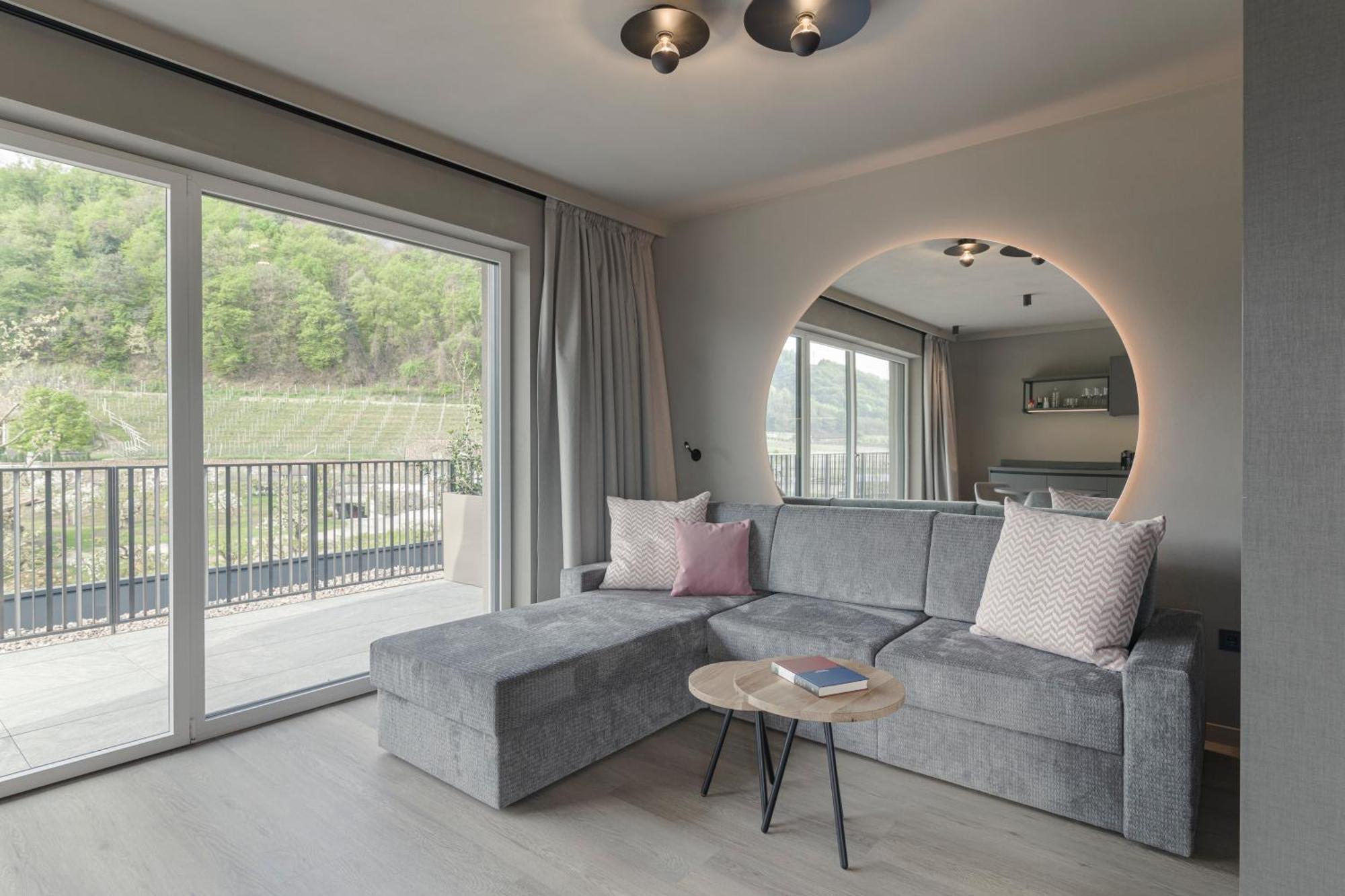 Belia Lofts - Adults Only - Apartments Appiano Sulla Strada Del Vino Luaran gambar