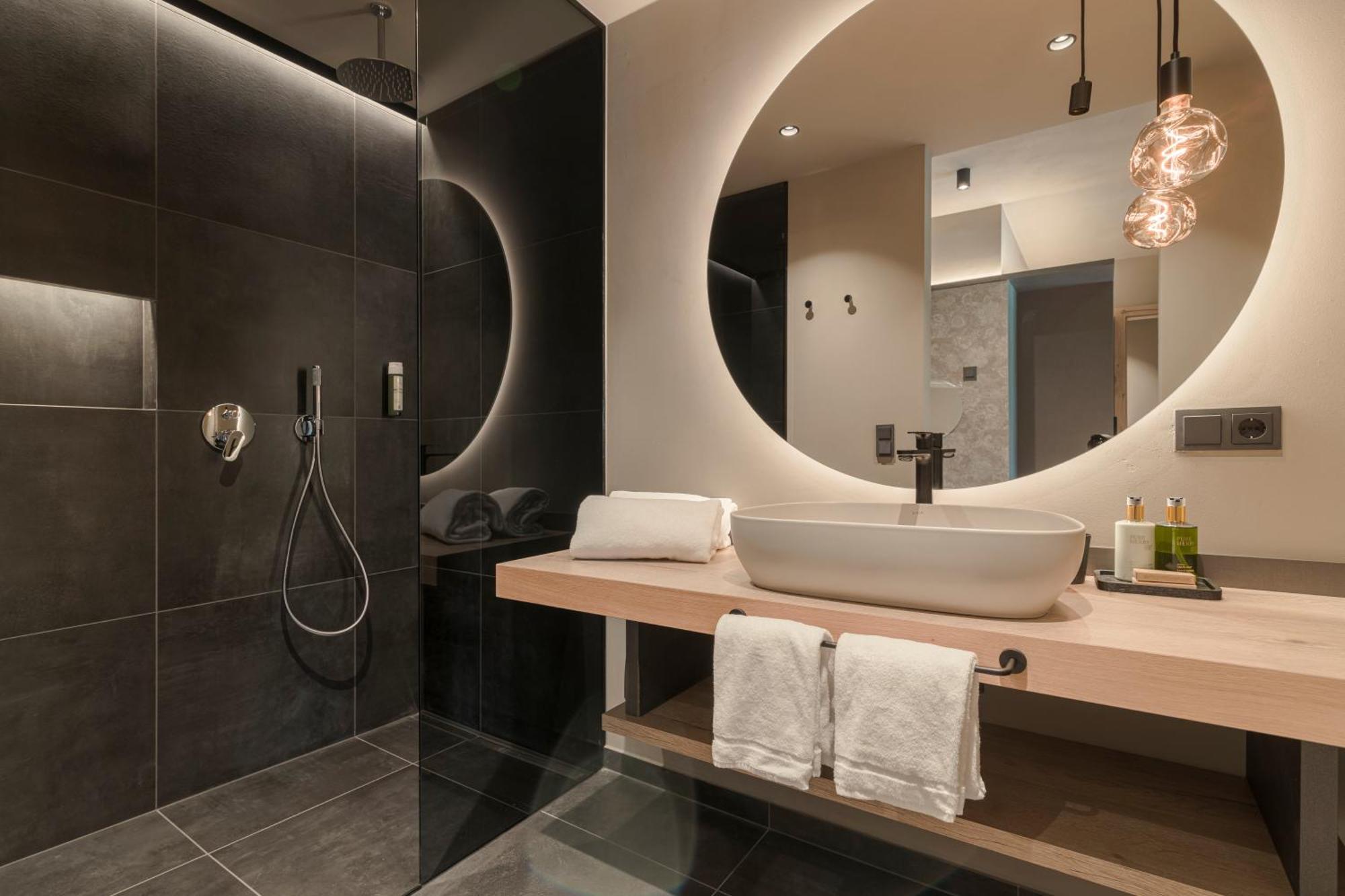 Belia Lofts - Adults Only - Apartments Appiano Sulla Strada Del Vino Luaran gambar